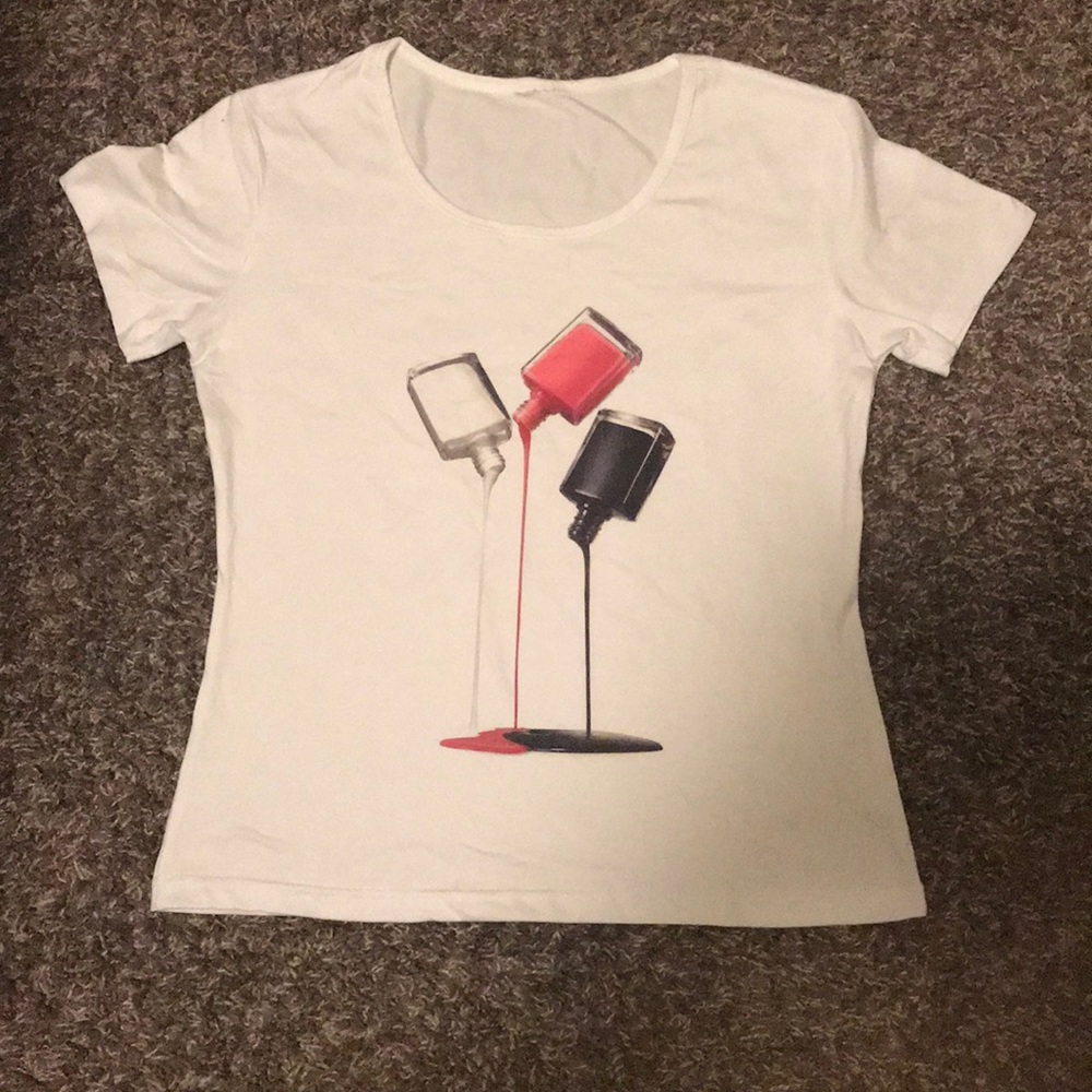 Chic S size White Graphic Tee.Beautiful,cozy💕💕